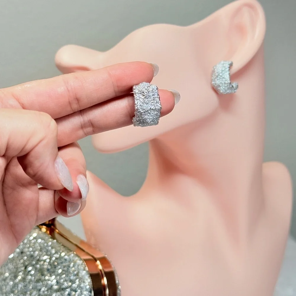 ⚜️ Trendy Silver Stud Earrings